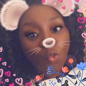 Meet your Posher, Latoya